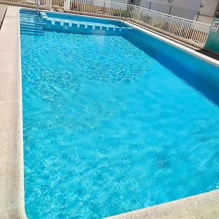 With Pool And Air Conditioning Lägenhet *